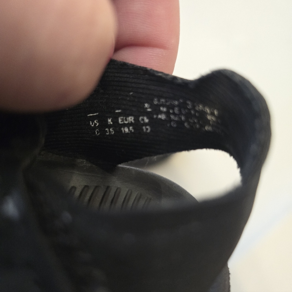 Kids Nike Black Sandals